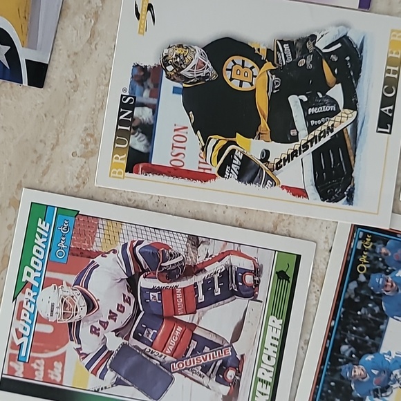 1990s Hockey Cards - Picture 5 of 16